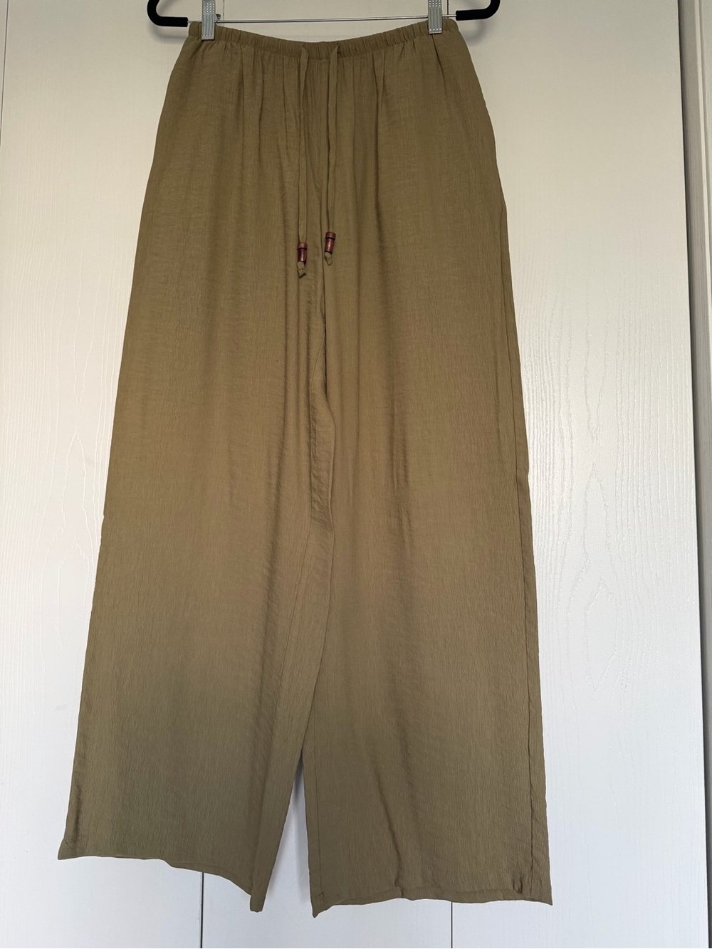 Wide-Leg Drawstring Pants in Olive Green